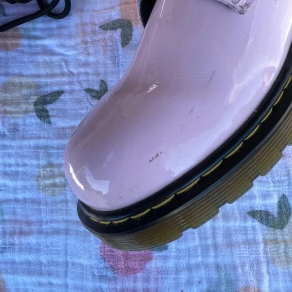 Cleaned🔥DR. MARTIN’S 1460🔥 💗baby pink glossy💗 boots - Picture 5 of 9